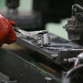 Produkcja specjalnych spinek z drutu stalowego z firmą Wa-Lo!