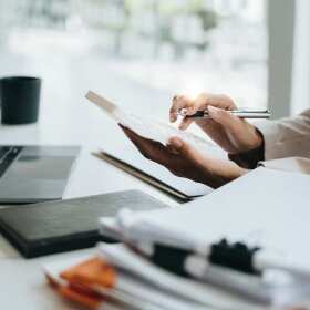 Na czym polega dobra obsługa kadrowo-płacowa? Zaufaj specjalistom AMS CONSULT