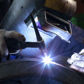 Zastosowanie hal z płyt warstwowych.