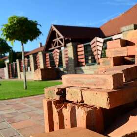 Jak dobrać odpowiednie materiały wykończeniowe ze składu Dormat dla swojego domu?