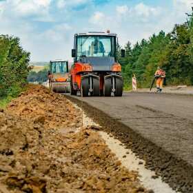 Jak przebiegają etapy budowy drogi w naszym kraju? - odpowiada pracownik Vicbud Sp. z o.o. PPU