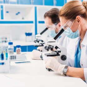 Jakie normy musi spełnić profesjonalne wyposażenie laboratoryjne?