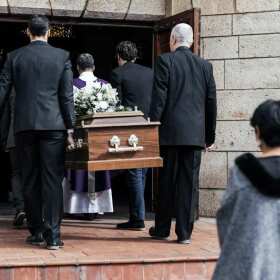 Szeroki zakres usług zakładów pogrzebowych - Całodobowe Usługi Pogrzebowe Bernadeta Fuchs FHU