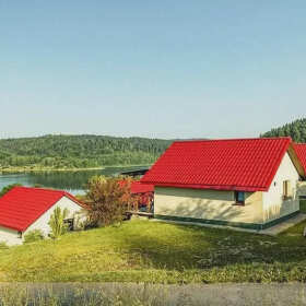 Aktywny wypoczynek w Bieszczadach: Przygody i relaks w Domkach na Zielonym Wzgórzu.