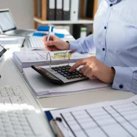 Różnice między księgą przychodów i rozchodów a pełną księgowością - oferta Biura rachunkowego Alicja Podlasko