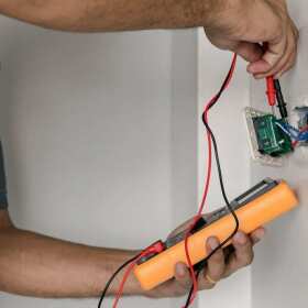 Elektryka dla domu – jakie instalacje zwiększają bezpieczeństwo i funkcjonalność? Rex-Mar Marcin Głowacki