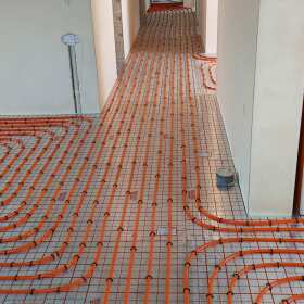 Dlaczego warto zainwestować w ogrzewanie podłogowe? Zwiększ swój komfort z firmą Eko-Warm Technika Grzewcza I Sanitarna