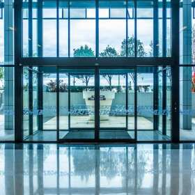 Autoryzowany serwis drzwi automatycznych Tomador - profesjonalna obsługa i konserwacja