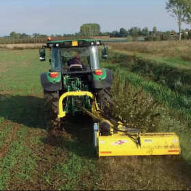 Jakie maszyny i ciągniki rolnicze oferuje firma Wimex24? 