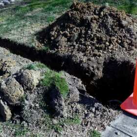 W jaki sposób wykonać wykopy pod budowę szamba? - poradnik firmy Olbud