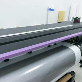 Czym jest plotowanie w zakładzie poligraficznym? - oferta firmy Techrys