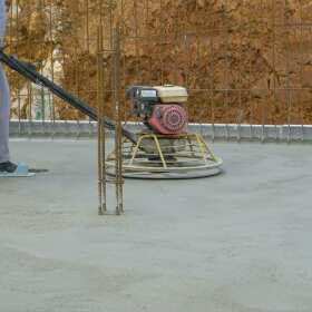 Beton samozagęszczalny z Junikost: Jak przyczynia się do trwałości i wytrzymałości konstrukcji?