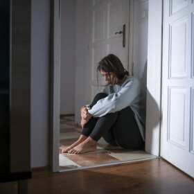 Kryzys emocjonalny - jak rozpoznać sygnały ostrzegawcze i kiedy szukać pomocy? | Warsztat Emocji - Gabinet Psychologiczny 