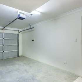 Akka: Zalety automatycznych napędów do bram garażowych