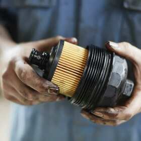 Analiza oleju w hydraulice – korzyści i efektywność