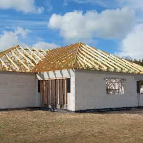 Montaż konstrukcji dachowej – kluczowe aspekty