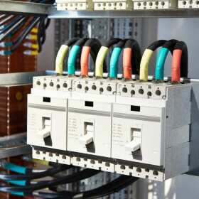 Instalacja rozdzielni elektrycznych – klucz do bezpieczeństwa