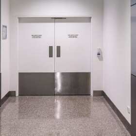 Drzwi PPOŻ - klucz do bezpieczeństwa budynków