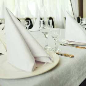 Wynajem sali na imprezy w Bistro Bar Poezja Smaków