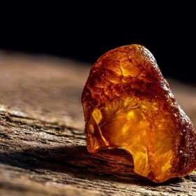 Biżuteria z bursztynem – wyjątkowe prezenty dla bliskich