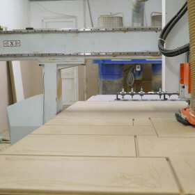 Cięcie CNC w produkcji mebli – nowoczesne rozwiązania