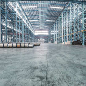 Konstrukcje stalowe – proces produkcji i zastosowania przemysłowe