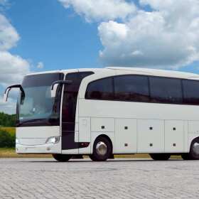 Wynajem nowoczesnych autokarów dla szkół i instytucji