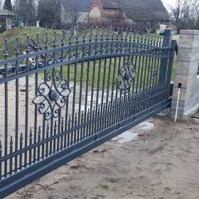 Ogrodzenia metalowe jako estetyczne zabezpieczenie posesji