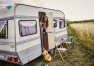 Spontaniczne wakacje w nietypowym stylu, czyli dlaczego podróżować z przyczepą kempingową