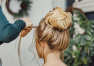 Jaką fryzurę damską najlepiej wybrać na wesele? Poradnik Studia Fryzur Sebastiana Zalewskiego