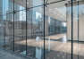 Wady i zalety szklanych ścianek działowych