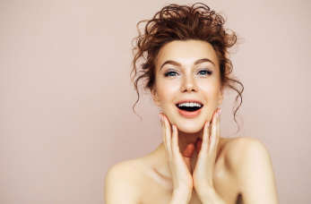 Kosmetyczka i fryzjer, czyli jak zadbać o siebie w salonie urody