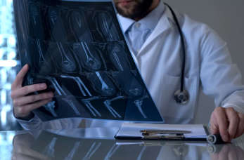 Leczenie choroby degeneracyjnej stawu biodrowego, kolanowego i innych stawów w Gabinecie Ortopedii Artur Skolarczyk