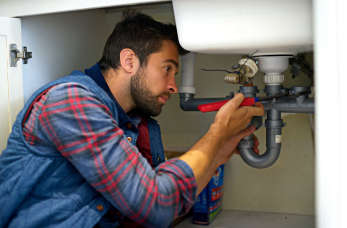 Kompleksowe usługi hydrauliczne Jacek Szram – co wchodzi w zakres usług profesjonalnego hydraulika?