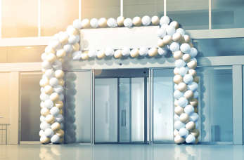Inspiracje-Art – efektowne dekoracje balonowe dla nowo otwartych sklepów