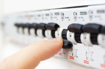 Z czego zbudowana jest rozdzielnica elektryczna w domu jednorodzinnym?