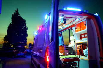 Na czym polega usługa transportu medycznego realizowana przez firmę Jan-Med?