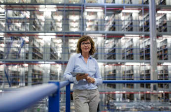 Przegląd instalacji regałowych w ofercie firmy Optilog Partner