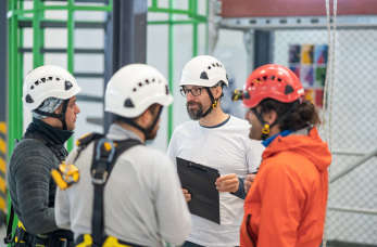 Dlaczego warto skorzystać ze szkoleń BHP dla pracowników, organizowanych przez firmę Sebal?