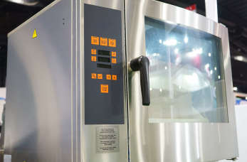 Zalety i zastosowanie pieca konwekcyjno-parowego od firmy Gastro Borowiec