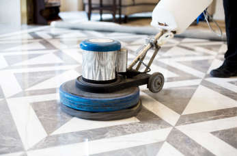 Na czym polega renowacja i polimeryzacja podłóg?