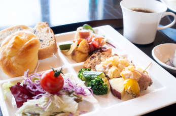 Domowe obiady i organizacja imprez okolicznościowych w lokalu Delta-Bis