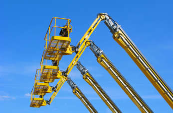 Jerzy Wysokiński PPHU Wysokiński: Kiedy na budowie wykorzystać dźwig, a kiedy podnośnik koszowy?