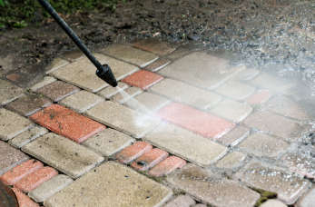 Kiedy warto zdecydować się na sodowanie powierzchni z firmą DMPRO Oczyszczanie?