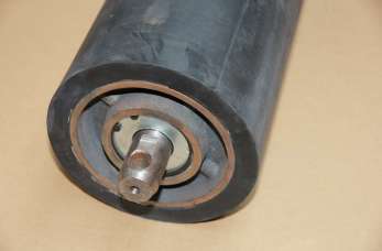 Rodzaje i zastosowanie gumowych krążników w przenośnikach taśmowych