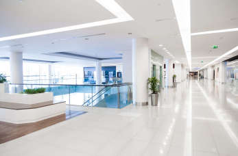 Modernizacja oświetlenia centrów handlowych z firmą El-West