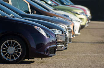 Zwiedzanie Polski wynajętym samochodem osobowym