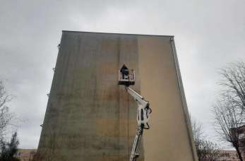 Elewacja wolna od zabrudzeń z firmą Arbor