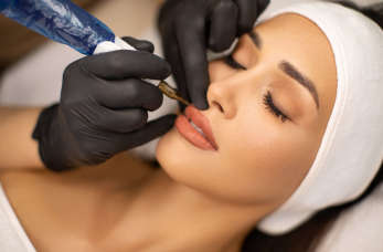 Zastanawiasz się nad makijażem permanentnym? Poznaj najważniejsze informacje!