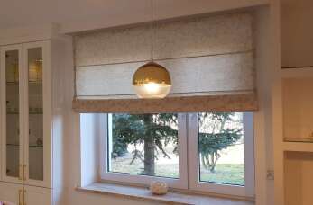 Rolety rzymskie lub klasyczne zamiast firanek w sklepie Mik-Fil 